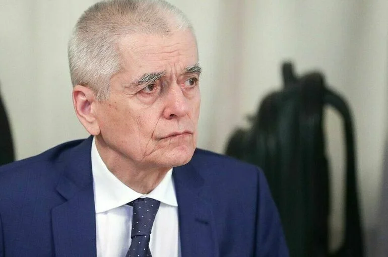 Онищенко назвал информационной атакой сообщения о новом вирусе с кровавым кашлем