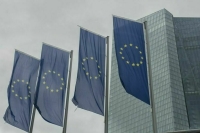 Песков: Все больше стран Европы идут по пути попрания демократических норм