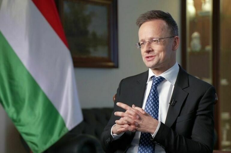 Сийярто раскритиковал приговор Ле Пен