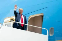 Трамп в мае посетит Саудовскую Аравию, где допускали его встречу в Путиным