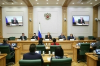 В Совфеде предложили создать реестр запрещенных в торговле символов