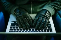 Банки обяжут возмещать россиянам украденные мошенниками деньги