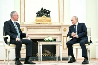 Путин поздравил Гунбу со вступлением в должность президента Абхазии