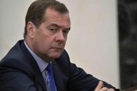 Медведев предупредил о глобальных последствиях от торговых пошлин США