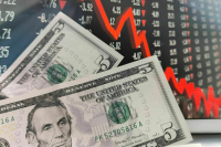 Bloomberg: Индекс доллара обвалился после введения Трампом пошлин