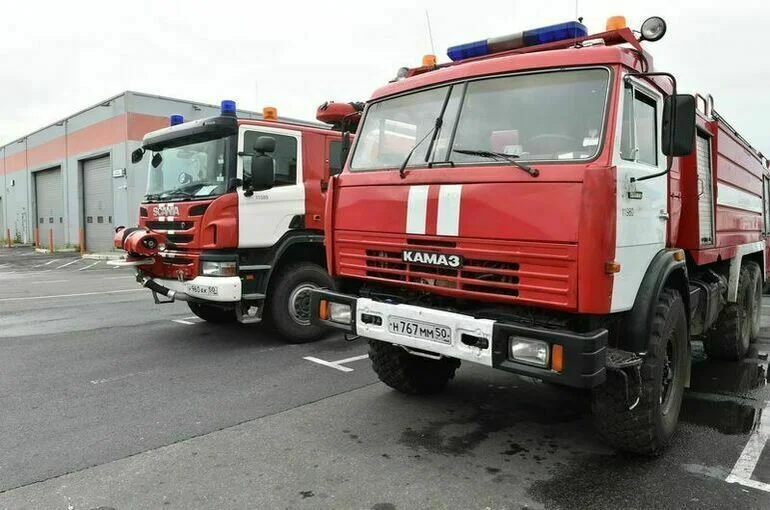 В Москве у Павелецкого вокзала перекрыли улицу из-за пожара