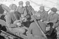Песни Великой Победы: «На солнечной поляночке»