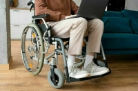 Участникам СВО предложили оказывать бесплатную социальную помощь на дому