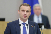 Депутат Леонов: Престиж работы в государственных медучреждениях нужно повышать