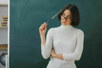 В Минпросвещения назвали регионы с самыми низкими зарплатами учителей