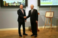 Песков назвал чрезвычайно полезными контакты Путина с Уиткоффом