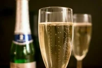 В Роскачестве назвали регионы-лидеры по темпам роста продаж игристого вина