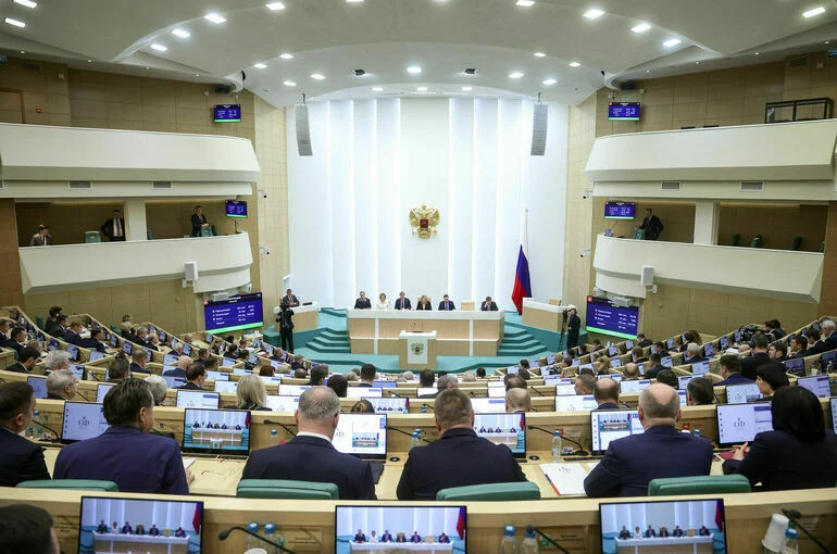 Совет Федерации одобрил закон о геноциде советского народа