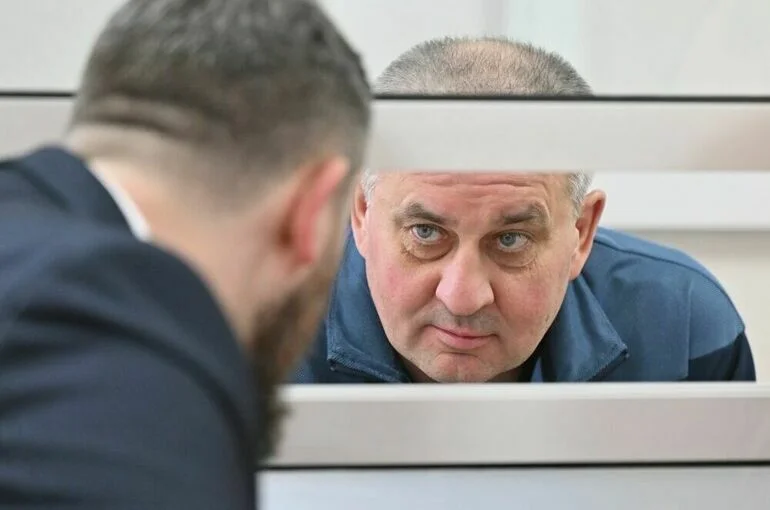 Обвинение запросило 12 лет колонии для обвиняемого во взятке генерала Шамарина