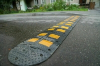 Юрист объяснила, можно ли устанавливать «лежачих полицейских» у своего дома