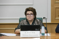 Сенатор Глебова заявила о необходимости закона о патриотическом воспитании