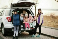  Многодетным семьям предложили разрешить парковаться бесплатно