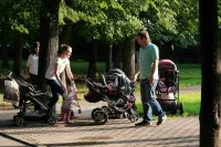 Семьям досрочно начислят детские пособия перед майскими праздниками