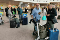 Мишустин потребовал от ФАС следить за ценами на ж/д и авиабилеты