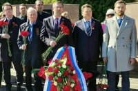 Сенаторы возложили венок в честь 80-летия освобождения Балтийска