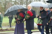 Матвиенко и Володин возложили цветы к монументу «Мать-Родина» в Петербурге