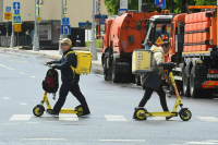 Автоэксперт оценил эффективность новых требований к курьерам