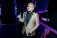 Вода, еда, ночлег: на что имеет право Николай Басков из-за задержки перелета