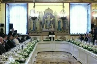 Путин поднял тост за поколение победителей, торжество правды и справедливости