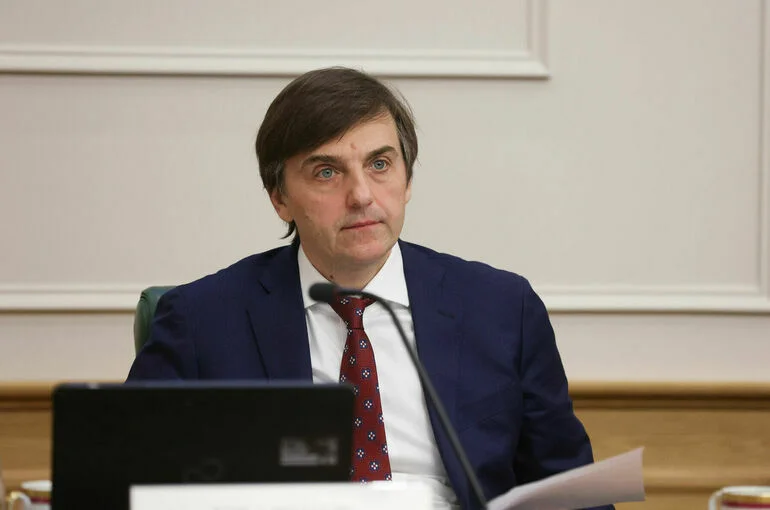 Кравцов заявил о готовности регионов к проведению основного периода ОГЭ и ЕГЭ
