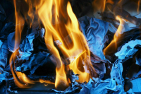 В Токмаке рынок загорелся после удара ВСУ