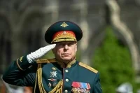Путин освободил от должности главкома сухопутных войск Салюкова