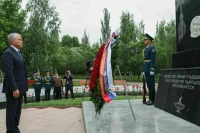 Володин возложил цветы к Мемориалу памяти жертв блокады Ленинграда в Бишкеке