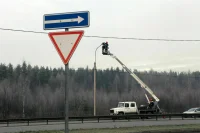 Росстандарт прорабатывает идею о предупреждающих о беспилотных авто дорожных знаках