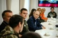 Путин в Курске встретился с волонтерами