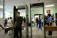 В Минпросвещения заявили об усилении мер безопасности в местах сдачи ЕГЭ