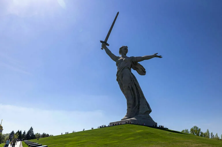 Ректор московского вуза умер в голове скульптуры «Родина-мать»