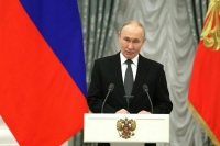 Путин вручил в Кремле свыше 20 госнаград