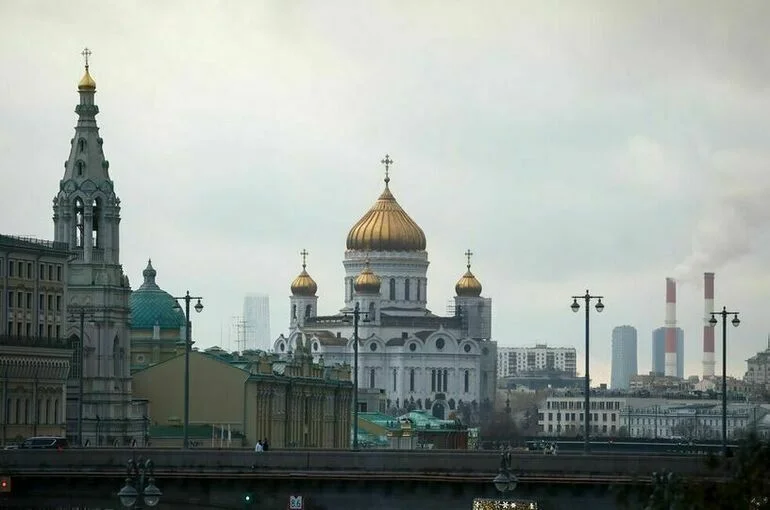 Москвичей предупредили о понижении давления и грозах 30 мая