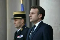 RMC: Елисейский дворец подтвердил, что Макрон получил пощечину от жены