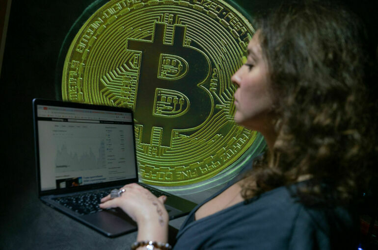 Правкомиссия обсудит полный запрет майнинга в Бурятии и Забайкалье