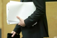 В Госдуму внесли законопроект о пенсии детям, зачатым после смерти отца