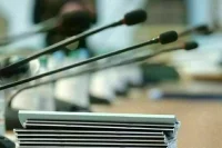 Зеленский предложил провести трехстороннюю встречу с Путиным и Трампом