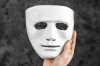 Минюст не нашел оснований для признания Урганта и Пугачевой иноагентами