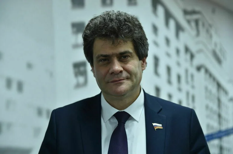 Сенатор Высокинский рассказал, что мешает проведению онлайн-собраний жильцов 