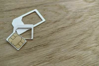 В Госдуму внесли законопроект, запрещающий мигрантам иметь более одной сим-карты