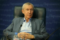 Сенатор Климов: Украинские политики везде говорят на русском языке