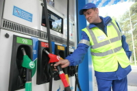 Бензин в апреле подорожал в среднем на 0,6%