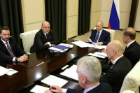 Путин призвал ускорить создание нормативно-правовой базы для беспилотников