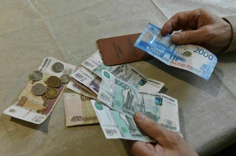 Налоговый вычет за неработающего пенсионера могут получить его дети