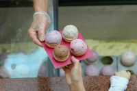 МВД попросили обратить внимание на продажу детям «энергетического мороженого»